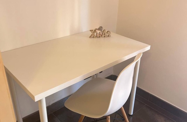 Charming 1-bedroom apartment in enchanting Torino with WiFi