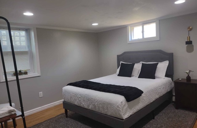 Charming 1- bedroom apartment - 20 minutes from the Hamptons!