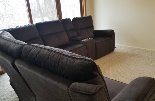 Charming 1-bedroom apartment in peaceful Elma with WiFi, AC