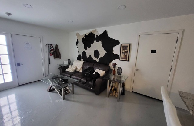 Charming 1-bedroom converted pet-friendly shop house with fenced in yard