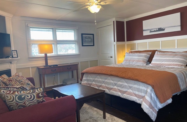Charming 1-bedroom cottage on the water, minutes from St Michaels MD