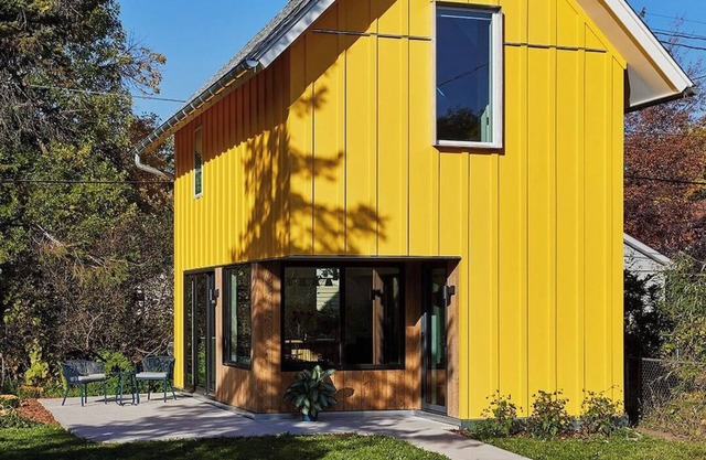 Charming 1-bedroom garden house in wonderful Saint Paul with garden and garage