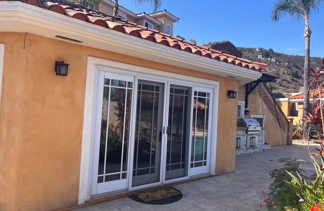 Charming 1-bedroom guest house/resort style in quiet, gated community in Poway.