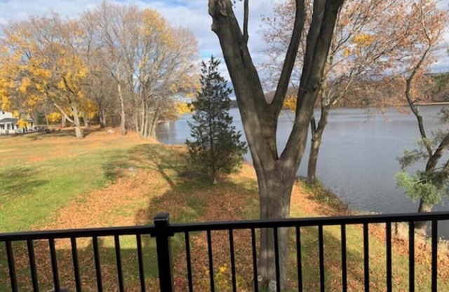 Charming 1-bedroom house in enchanting Waterford with WiFi, fitness room