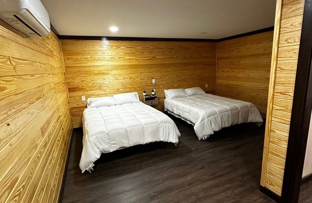 Charming 1-bedroom hotel with WiFi and AC in wonderful Timpson