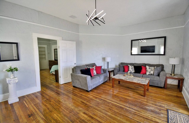 Charming 1-bedroom house Located Near Sierra Providence