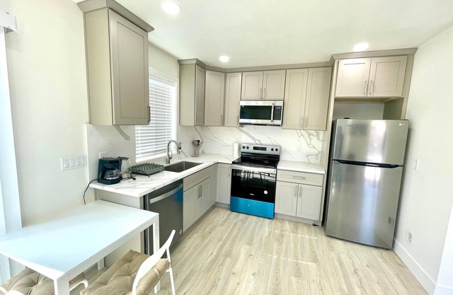 Charming 1-bedroom house with WiFi, AC in delightful Fremont