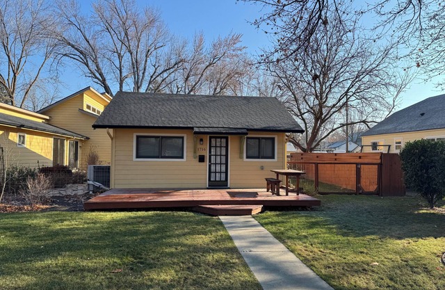 Charming 1-bedroom house in brilliant Boise with WiFi, AC, deck, etc.