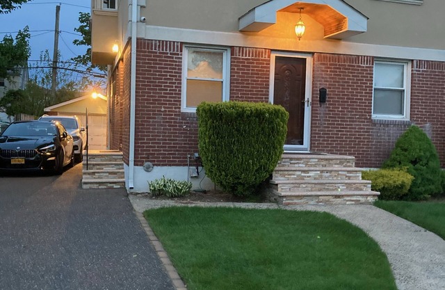 Charming 1-bedroom house with WiFi, AC in pleasant Elmont