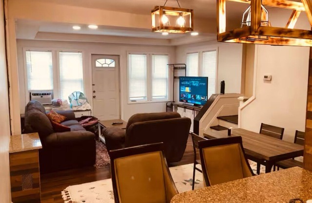 Charming 1-bedroom house in lovely Queens with AC/Heat WiFi