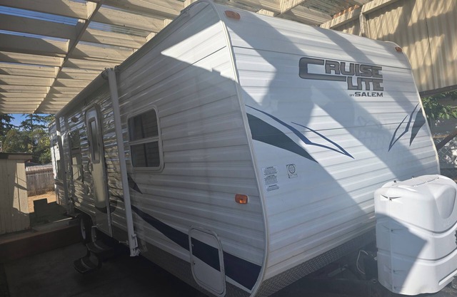 Charming 1-bedroom mobile home in Lakewood with AC