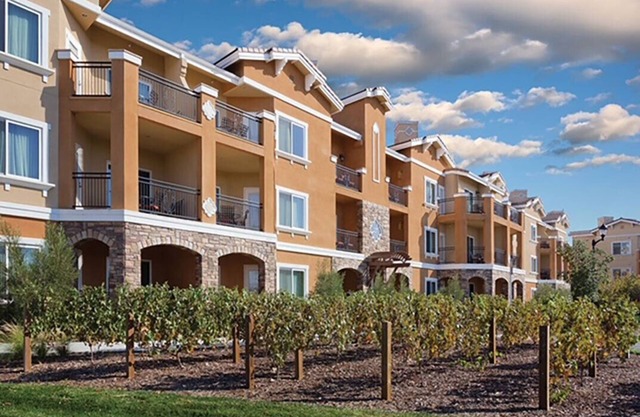 Charming 1-bedroom retreat in Napa Valley with free WiFi and a fitness room.