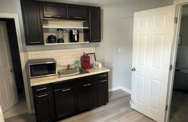 Charming 1-bedroom suite in Saugus with WiFi