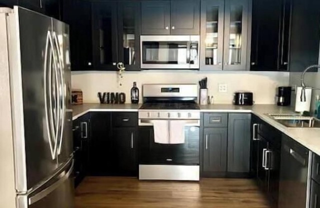 Charming 1-bedroom apartment with WiFi, AC in wonderful Grand Rapids