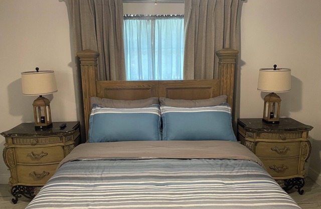 Charming 1-bedroom 1 bathroom suite with AC, WiFi in Lehigh Acres