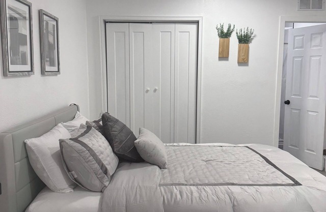 Charming 1-bedroom apartment with AC, WiFi in enchanting Lehigh Acres
