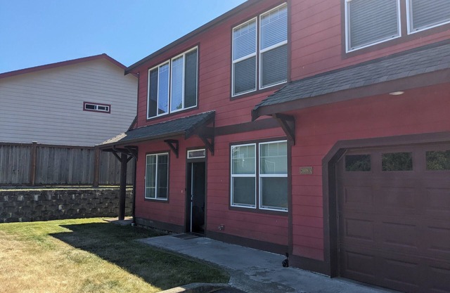 Charming 1-bedroom condo in Port Angeles with access to Olympic Discovery trail