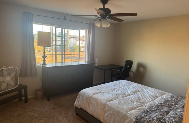 Charming 1-bedroom w/large window in a community-style house close to Stanford