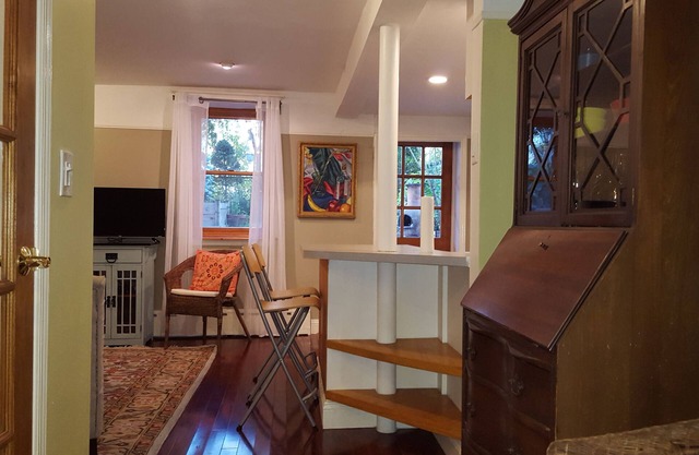 Charming 1 br - Most Perfect Block ~ Neighborhood Of Families And Hipsters