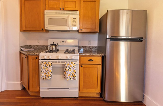 Charming 1920's duplex in the heart of Balboa