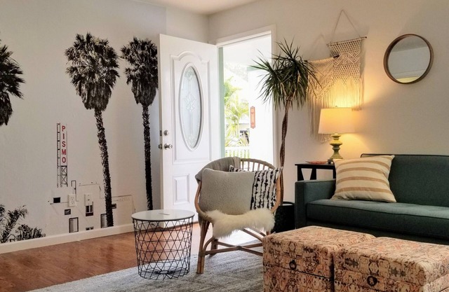 Charming 1940's Beach Cottage Perfect for Families or Couples