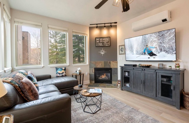 Charming 2BD/2BA Mountain Retreat Close to Skiing, Shopping, & Dining