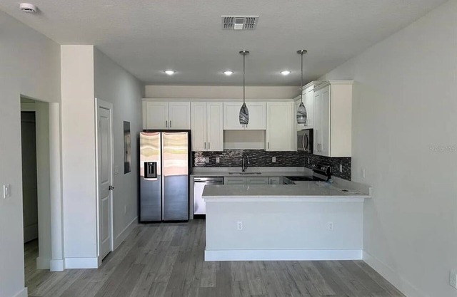 Charming 1-bedroom bed & breakfast in lovely Poinciana with WiFi, AC . Disney