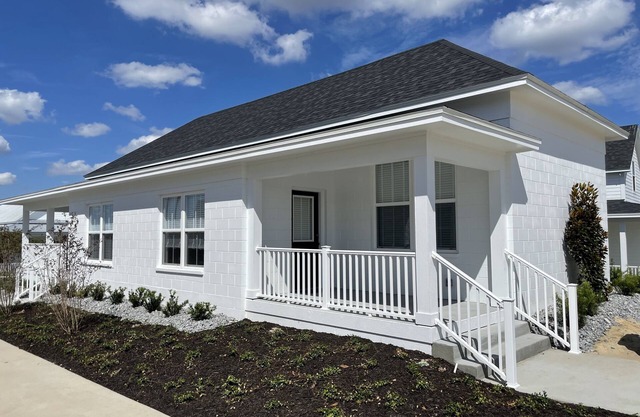 Charming 1BR/1BA Duplex on Lake Alfred