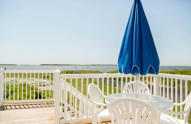 Charming 1BR Townhouse with Sun Terrace, Perfect for Relaxing Getaways