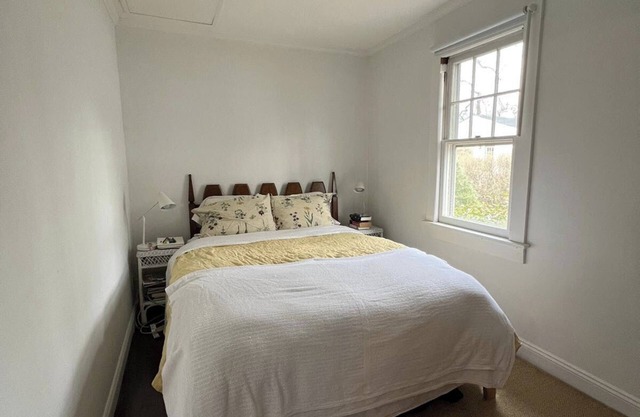 Charming 2-bedroom house in Atlantic Highlands close to beach, WiFi, AC.