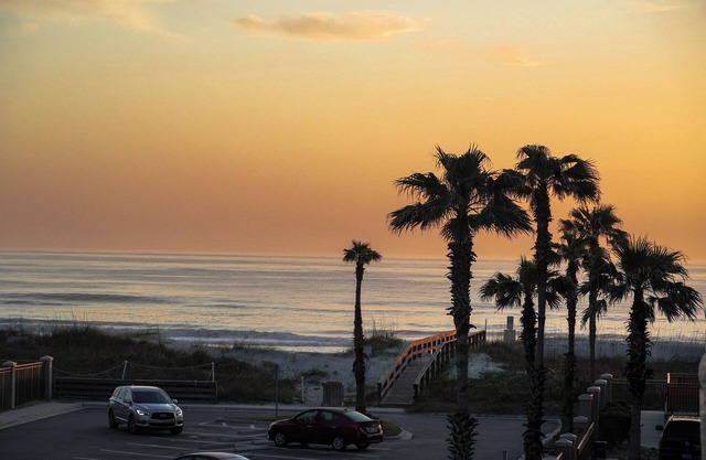 Charming 2-bedroom oceanview condo in Jacksonville Beach