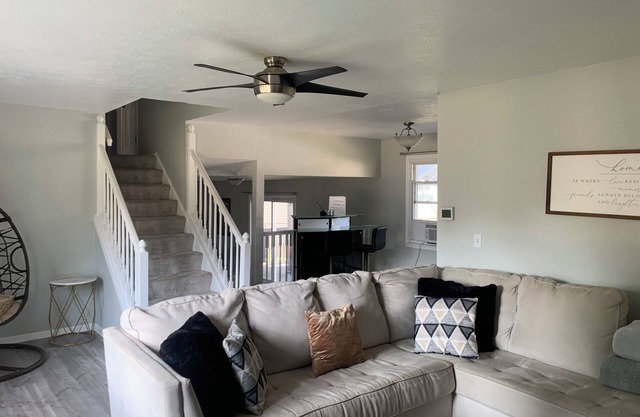 Charming 2-bedroom house in serene Mentor-on-the-Lake