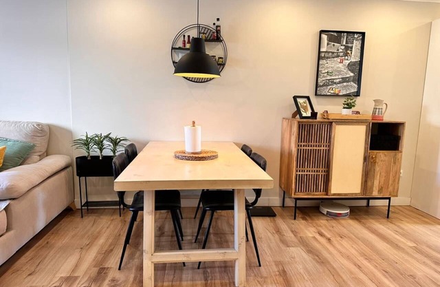 Charming 2-bedroom apartment with WiFi, AC in peaceful Vila Nova de Gaia