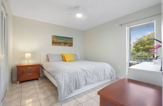 Charming 2-bedroom condo nearby the beach with WiFi, AC in Sunny Isles Beach