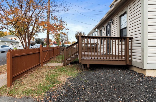 Charming 2 Bed/2 Full Bath Single house in terrific Arlington, VA