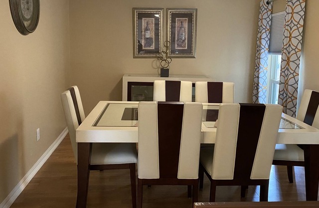 Charming 2 bed House sleeps up to 4 people. 1 Free Parking space in driveway.