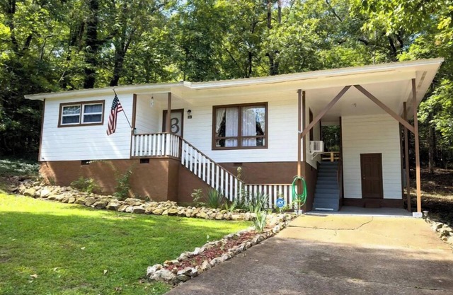 Charming 2 Bedroom 1 Bath Cottage in a Forest Setting Tucked Away in Nature