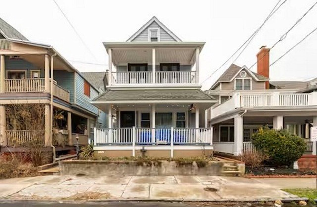 Charming 2-bedroom house with AC, and WiFi in wonderful Ocean Grove.