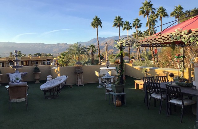 Charming 2-bedroom villa with terrace best view of mountain in Palm Springs area