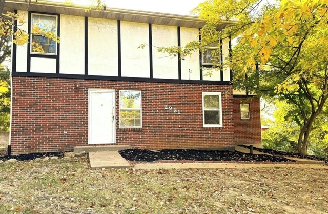 Charming 2-bedroom apartment in wonderful Jefferson City with WiFi, AC