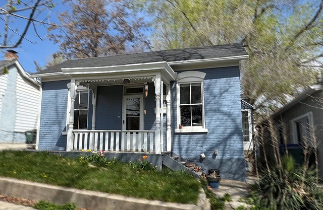 Charming 2-bedroom house, with study and greatroom, quiet Avenues neighborhood