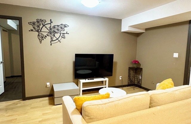 Charming 2-bedroom 1-bathroom basement suite in Langley with Free Parking