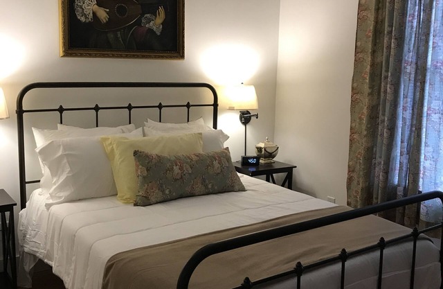 Charming 2 Bedroom, 1 Bath Rose Tree Apt. close to SLU Canton, NY