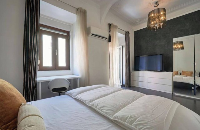 Charming 2-Bedroom Apartment for an Authentic Lisbon Experience