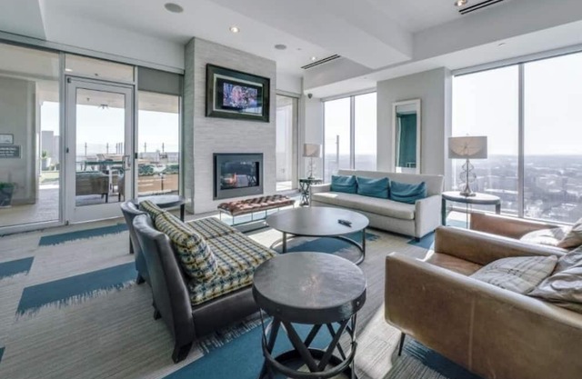 Charming 2-bedroom apartment in delightful Raleigh with AC, fitness room