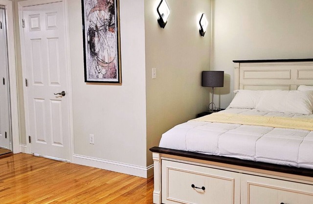 Charming 2-bedroom apartment with WiFi, AC in superb Canton