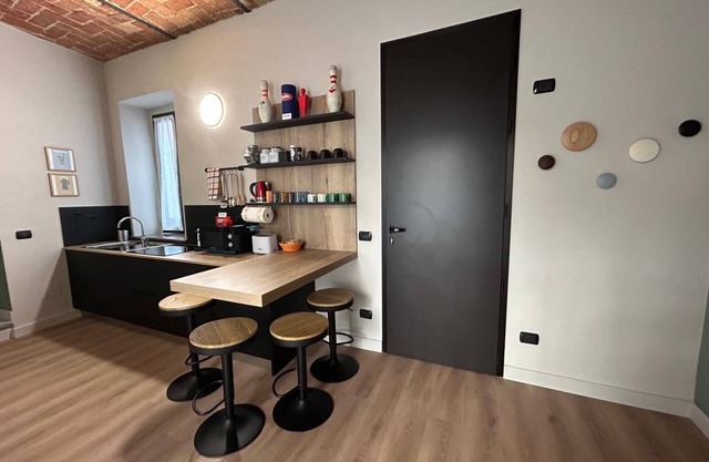 Charming 2-bedroom apartment in wonderful Alba with AC, WiFi and private carpark