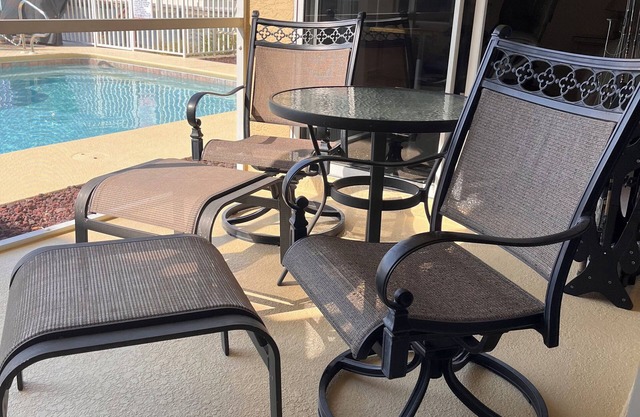 Charming 2-bedroom condo with WiFi, in Cape Coral with pool, spa, & water view.
