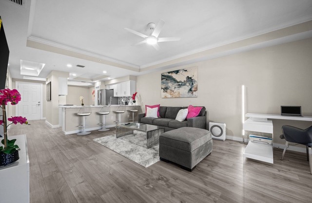 Charming 2-bedroom condo in fabulous Cape Coral with AC