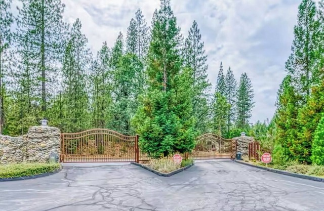 Charming 2-bedroom condo in beautiful Bass Lake